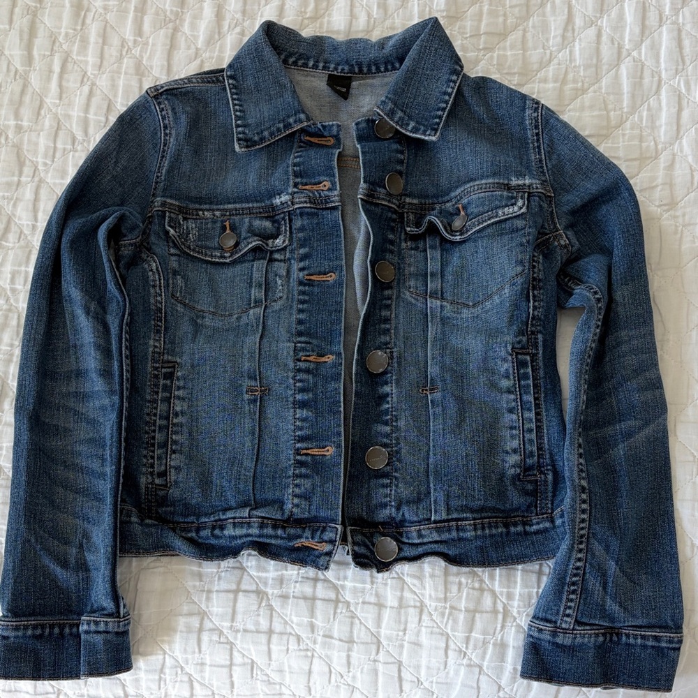 Classic Blue Denim Jacket - Women's